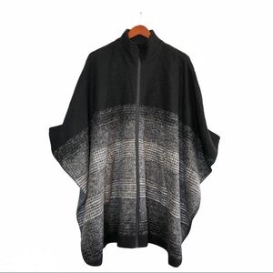 Bernardo Black Grey Poncho, L/XL
